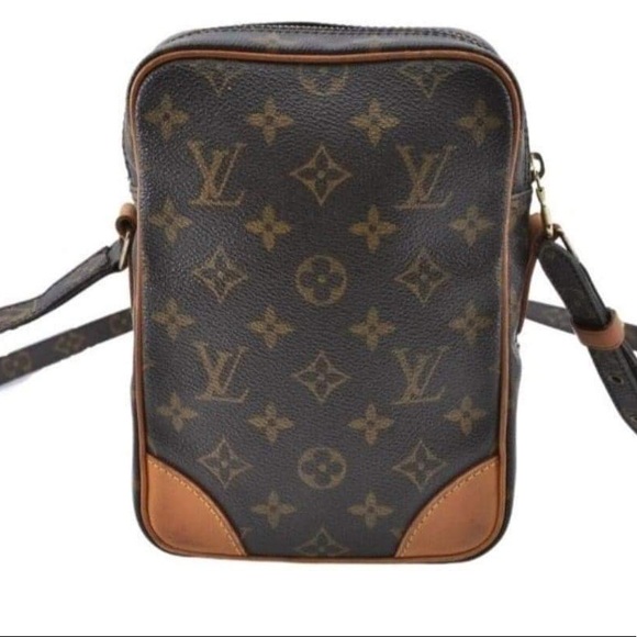 Amazon Crossbody Bag. The bag has the date code inside and designer Id of 871TH - Picture 3 of 12